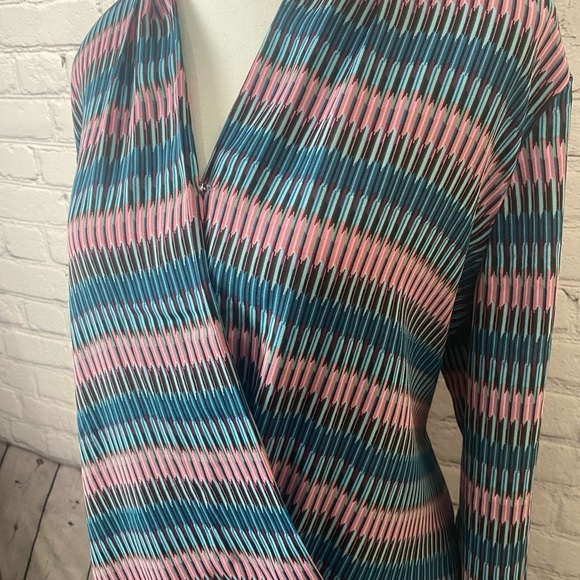 Talbots Wrap Blouse Geometric size 12 - Picture 4 of 10
